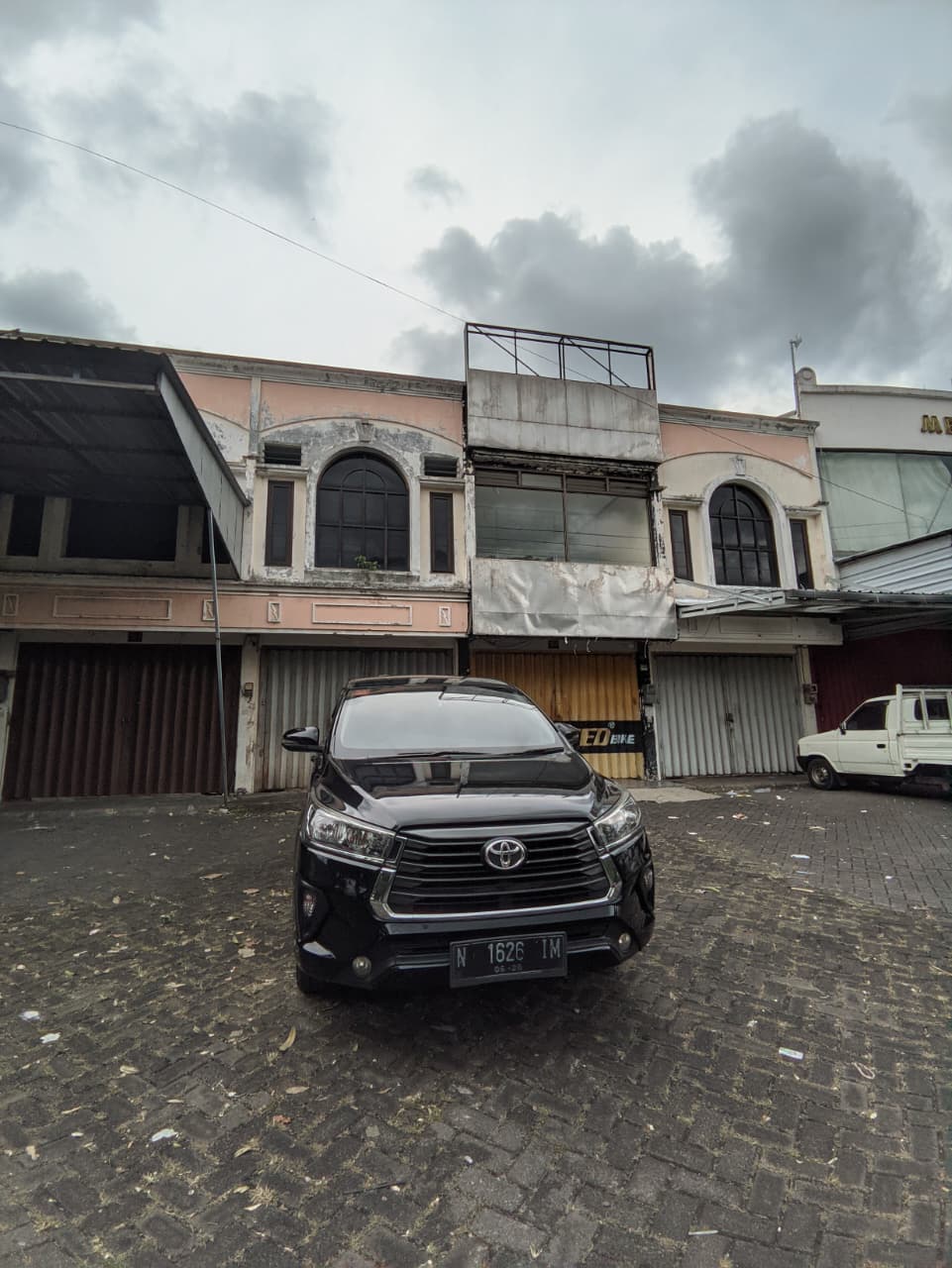 HiAce Premier Shuttle